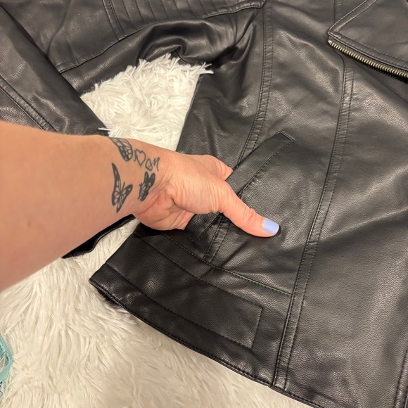 Melrose and Market Women's Black Vegan Leather Moto Jacket XS - Picture 6 of 11